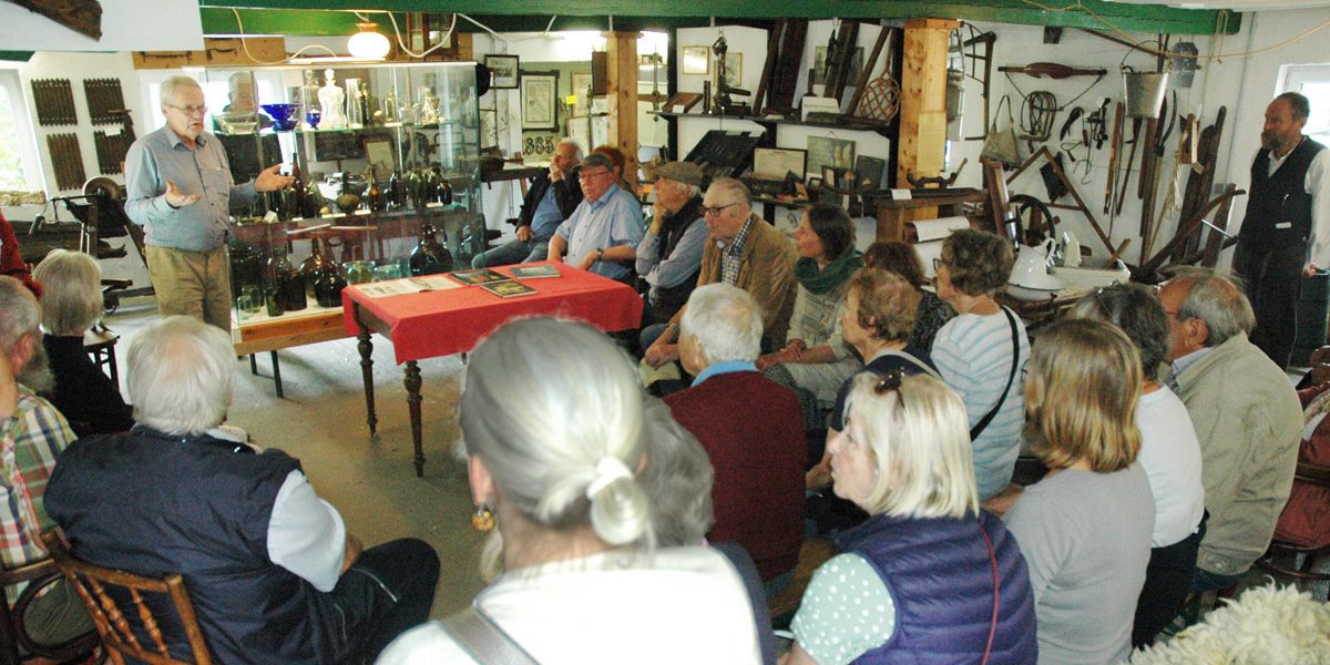 Dorfmuseum Ulsnis: 2004 zum Thema Glas